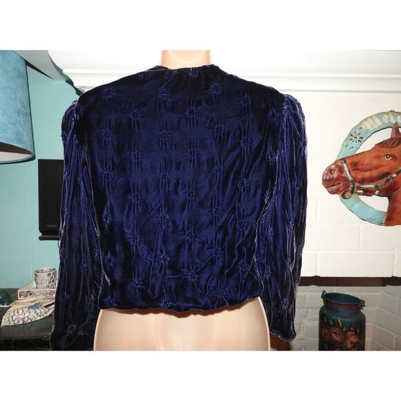 Unique VINTAGE Victorian/Edwardian Blue Velvet Jacket - Picture 3 of 10